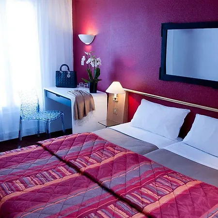 Hotel Moulin Plaza Paris