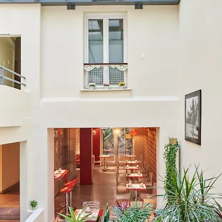 Moulin Plaza 3* Paris