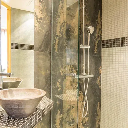 Moulin Plaza Hotel