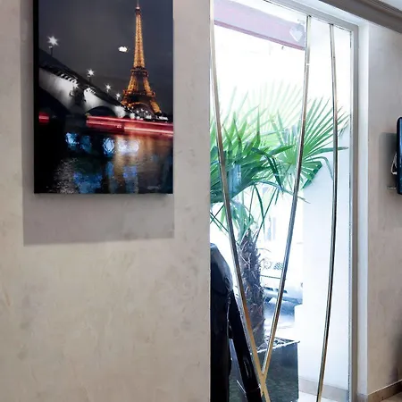 Hotel Moulin Plaza By Happyculture 3*