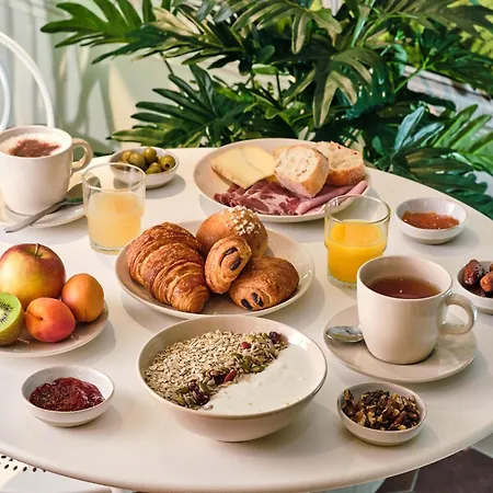 Hotel Moulin Plaza By Happyculture 3*